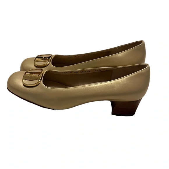 Vintage Salvatore Ferragamo heels - Picture 2 of 4